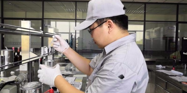 歐格曼涂料不甘于平凡，投入心血要做出耐堿防腐蝕涂料