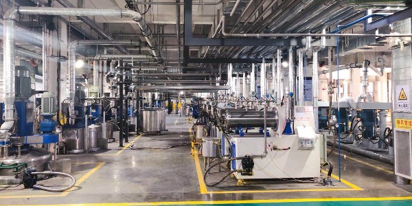 讓卷材保持靚麗外表的秘訣，是使用歐格曼涂料